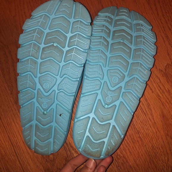 blue urban outfitters slides - Picture 2 of 2